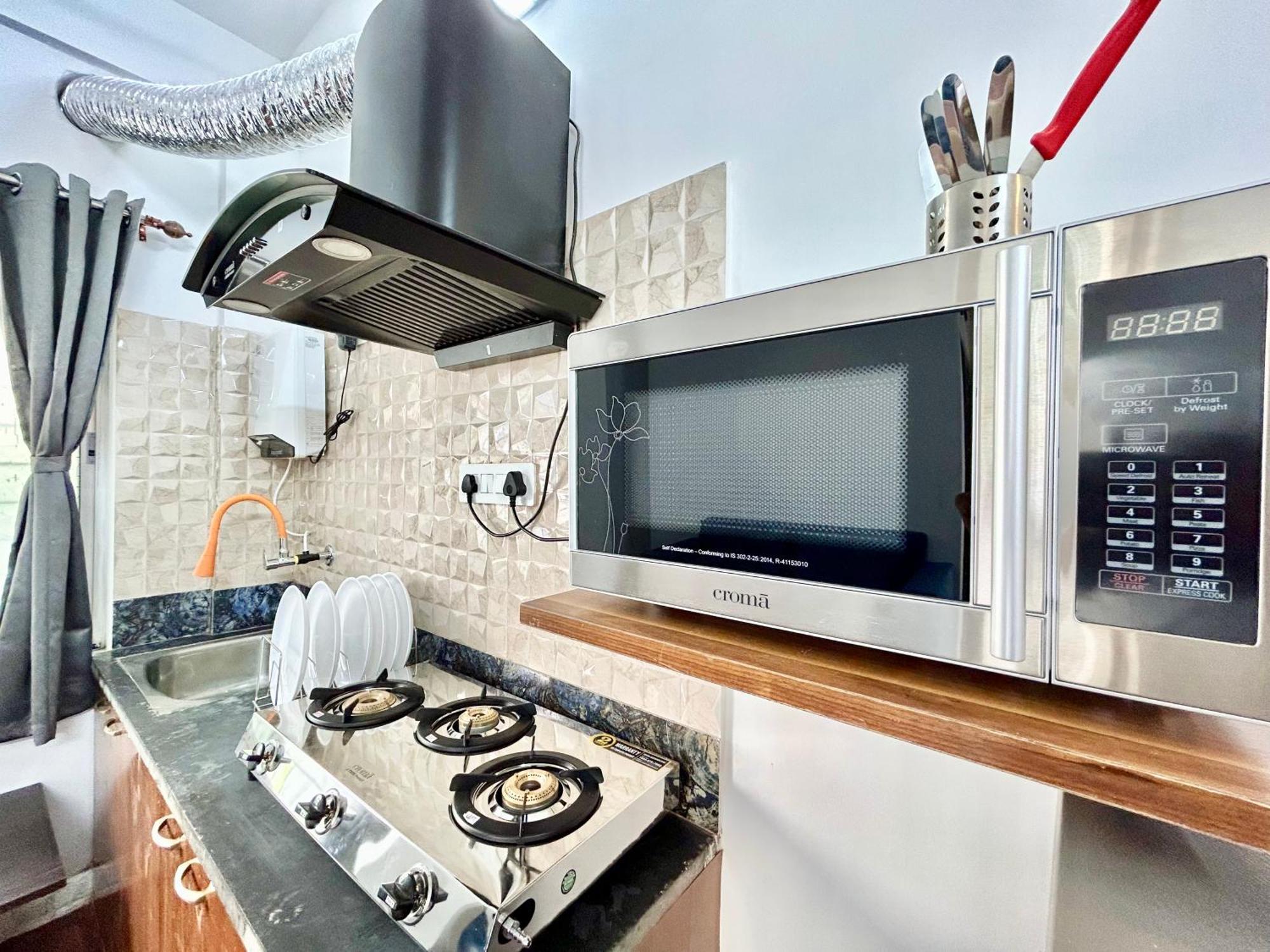 Apartment Yepplo Service - - Private Kitchen & Daily Housekeeping Service