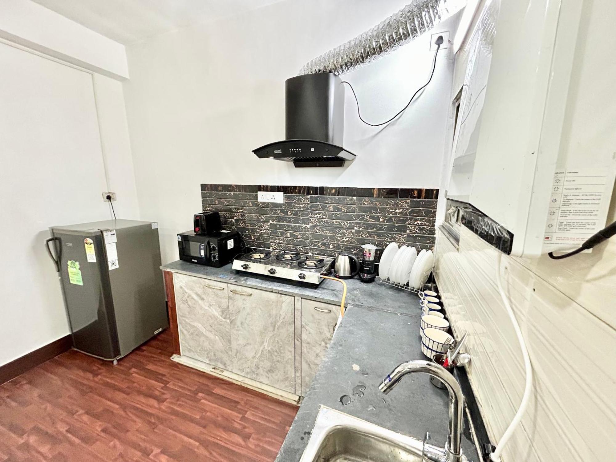 Yepplo Service - - Private Kitchen & Daily Housekeeping Service Apartment *